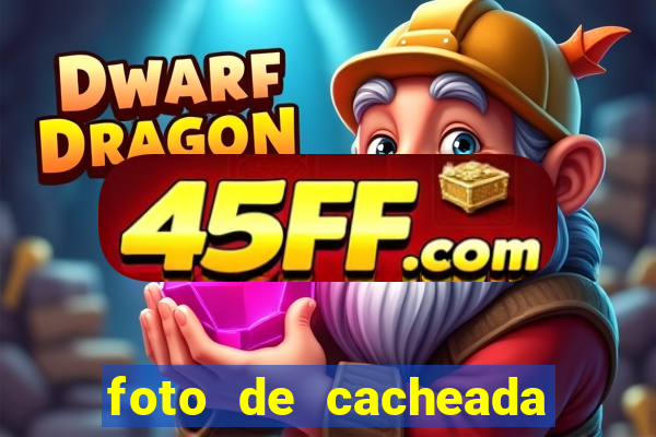 foto de cacheada no espelho
